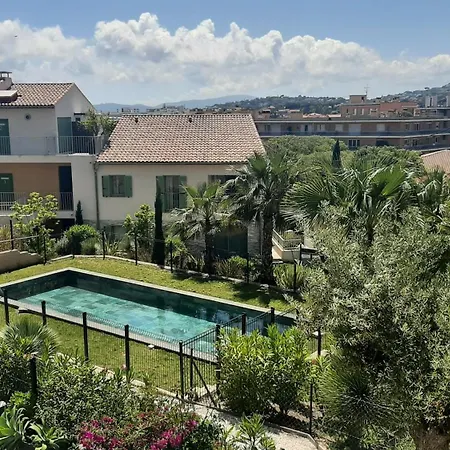 T2 Neuf Avec Piscine à Sainte-Maxime