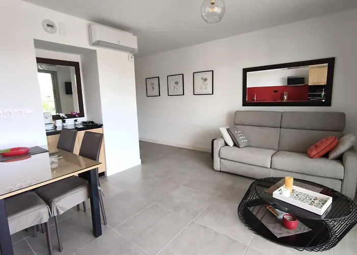 T2 Neuf Avec Piscine A * Sainte-Maxime